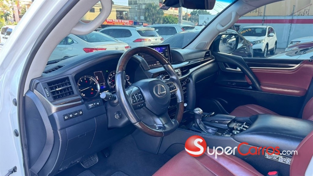 2020 Lexus LX 570 — foto 12 / 12