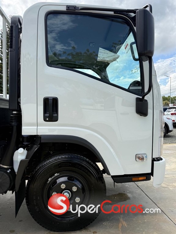 2027 Isuzu NPR 14 pies — foto 8 / 12