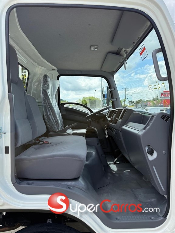 2027 Isuzu NPR 14 pies — foto 10 / 12