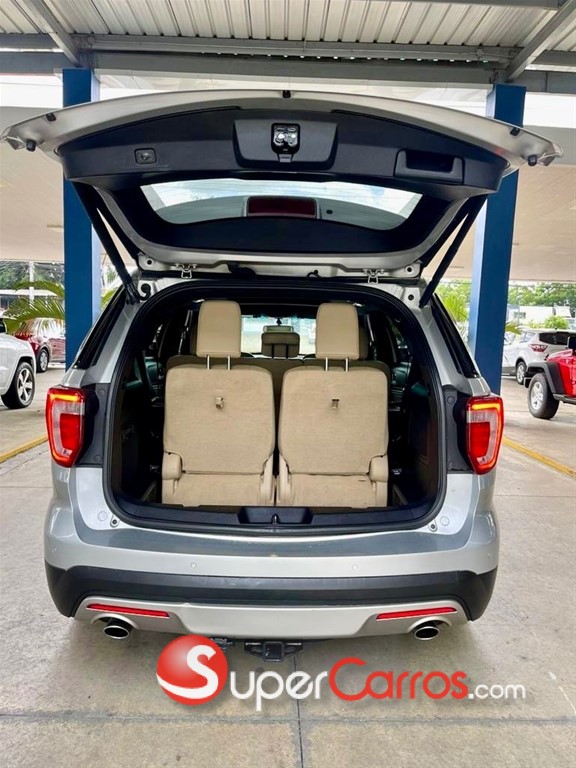 2016 Ford Explorer Limited — foto 8 / 9