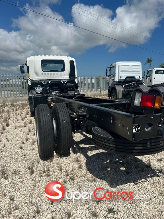 2024 Mercedes-Benz Axor — foto 2 / 11