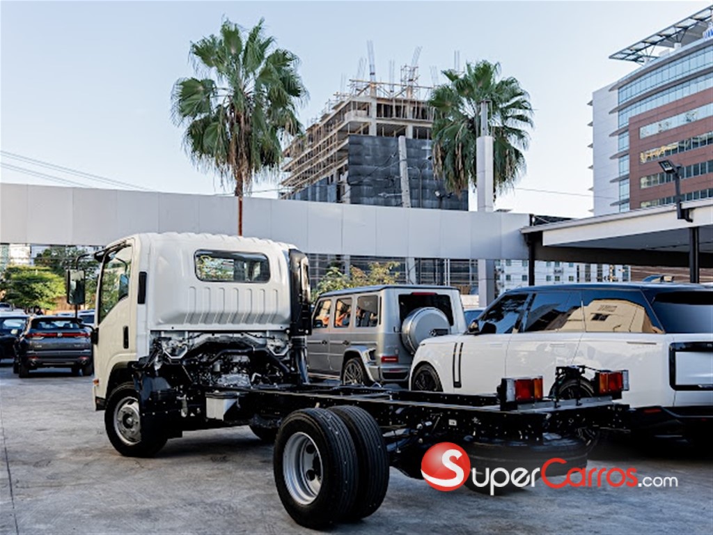 2025 Isuzu NPR 14 pies — foto 3 / 7