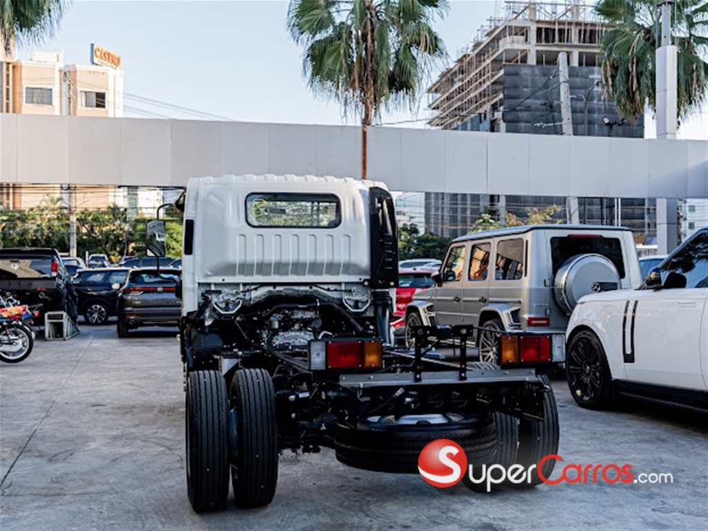 2025 Isuzu NPR 14 pies — foto 4 / 7