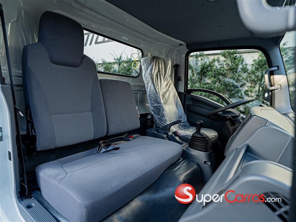 2025 Isuzu NPR 14 pies — foto 5 / 7