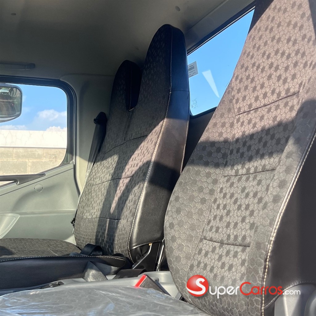 2024 Mitsubishi Motors Fuso Canter — foto 11 / 12