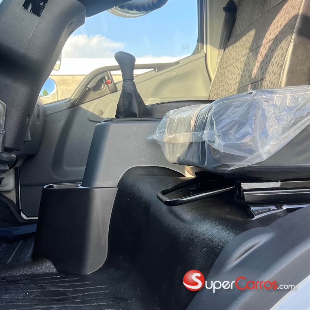 2024 Mitsubishi Motors Fuso Canter — foto 12 / 12