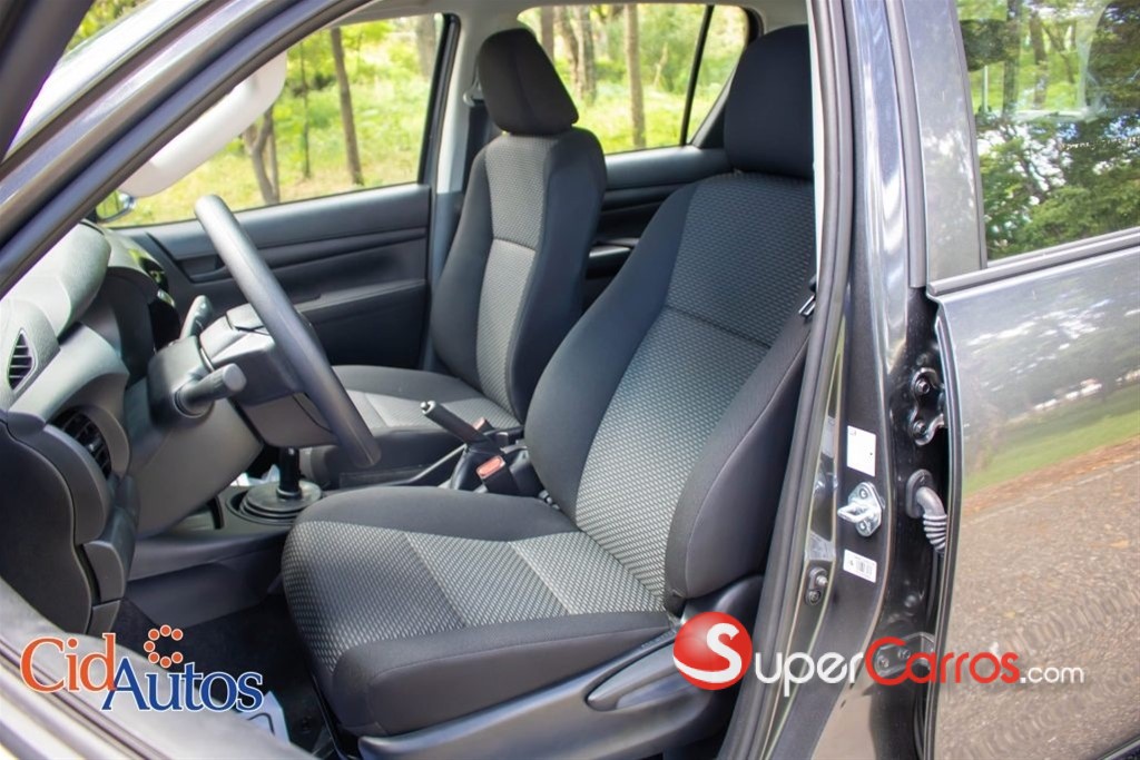 2026 Toyota Hilux — foto 10 / 12