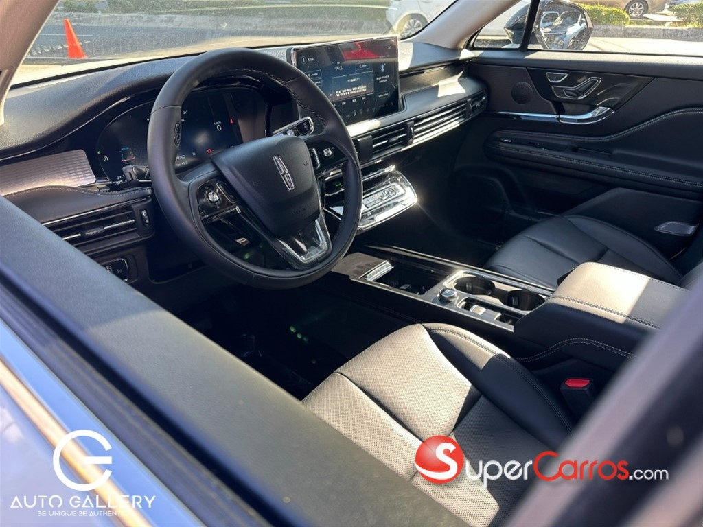 2024 Lincoln Corsair — foto 8 / 12