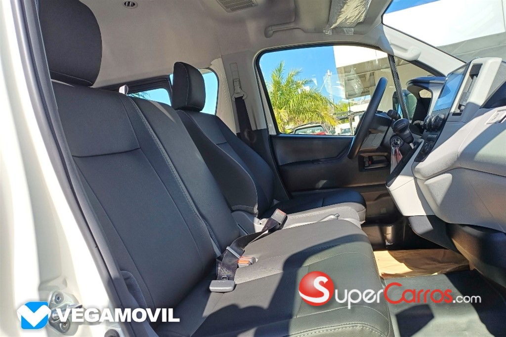 2026 Toyota Hiace — foto 7 / 12