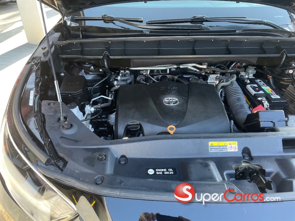 2021 Toyota Highlander LE — foto 7 / 9