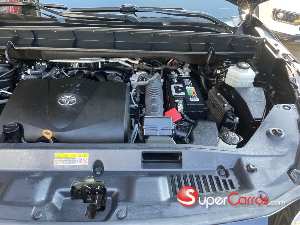 2021 Toyota Highlander LE — foto 9 / 9