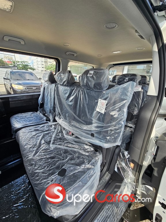 2024 Hyundai Staria — foto 2 / 12