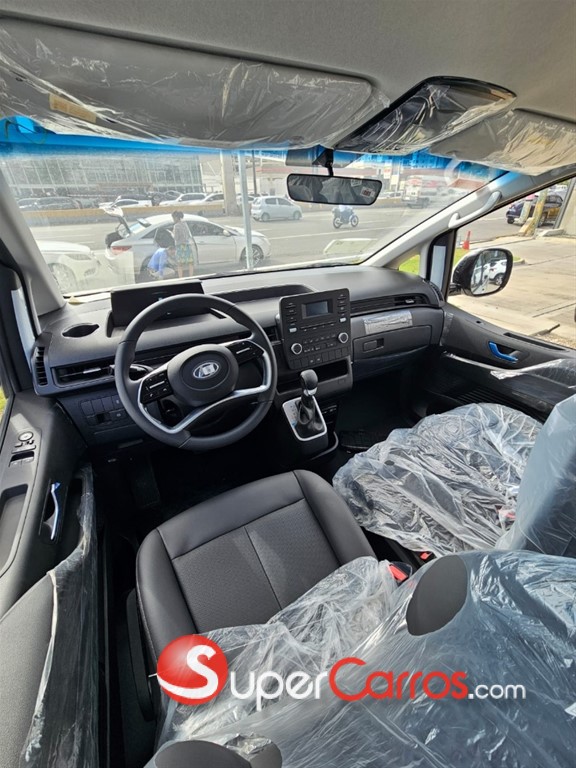 2024 Hyundai Staria — foto 3 / 12