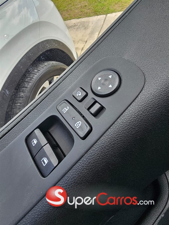 2024 Hyundai Staria — foto 7 / 12