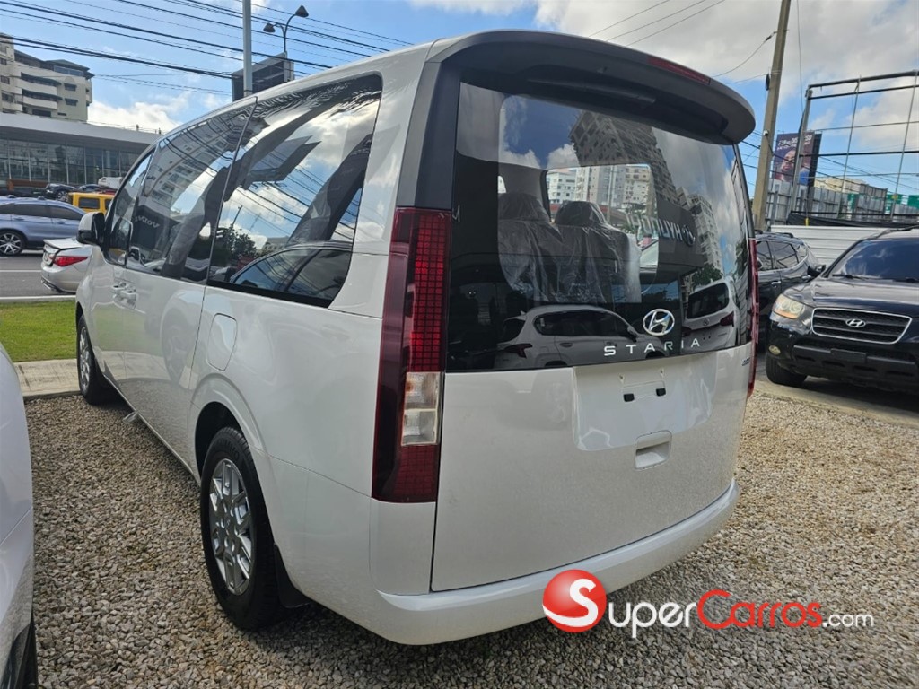 2024 Hyundai Staria — foto 10 / 12