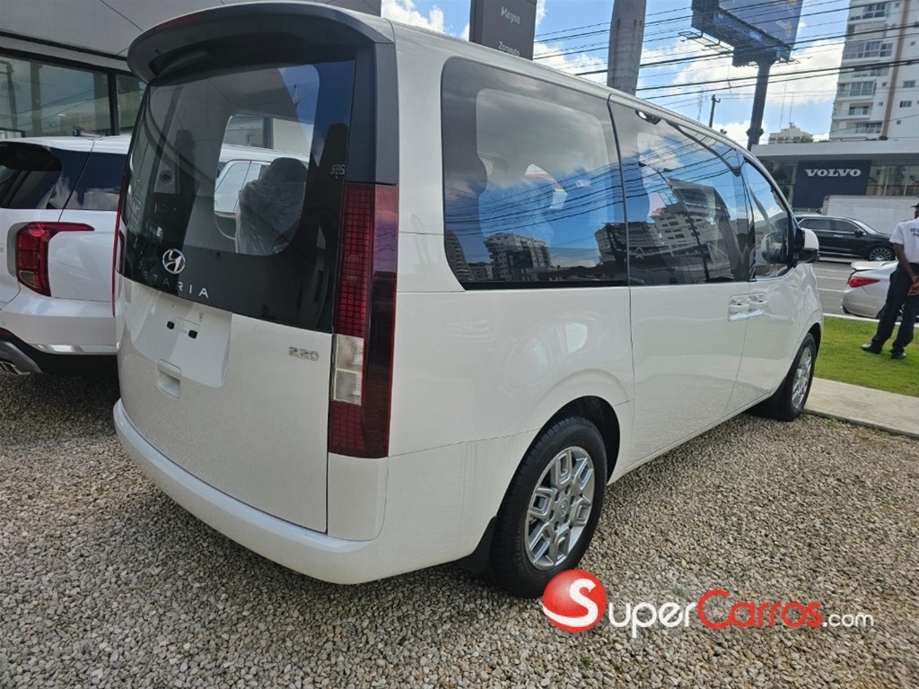 2024 Hyundai Staria — foto 11 / 12