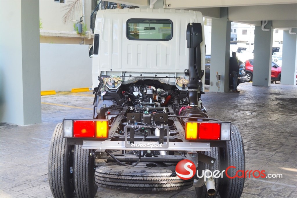 2027 Isuzu QMR 12 Pies — foto 3 / 8