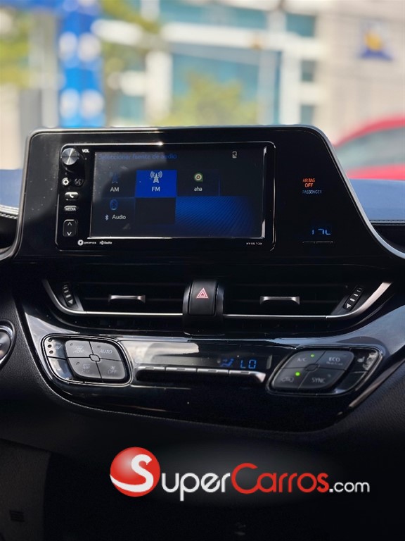 2018 Toyota C-HR XLE — foto 7 / 10