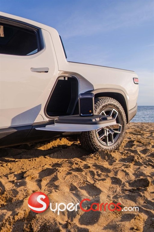 2023 Rivian R1T — foto 9 / 11