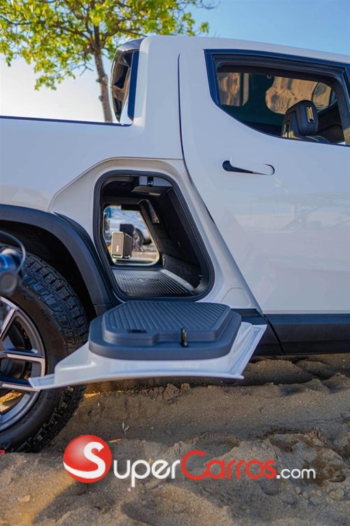 2023 Rivian R1T — foto 10 / 11