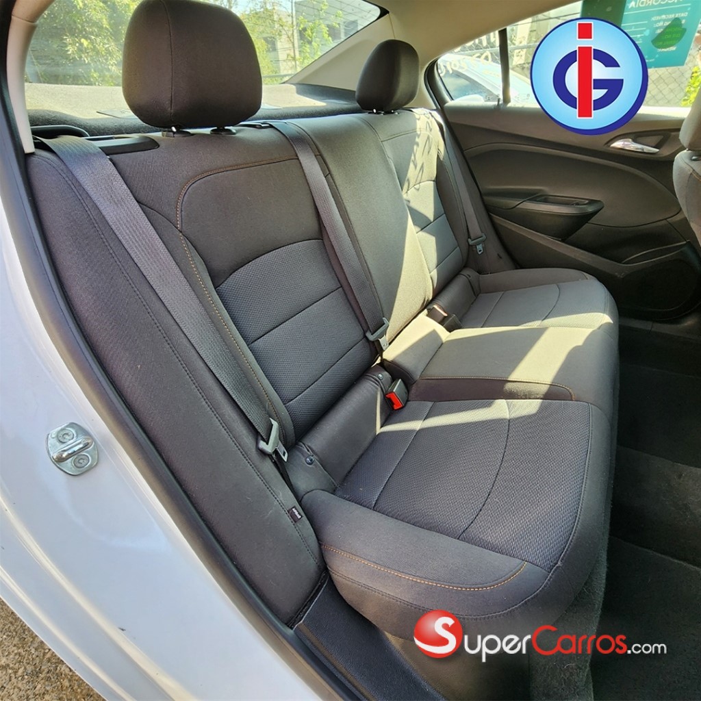 2018 Chevrolet Cruze LS — foto 2 / 5