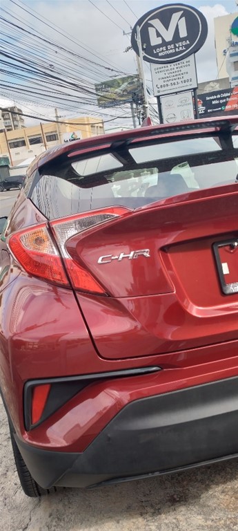 2018 Toyota C-HR XLE — foto 2 / 12