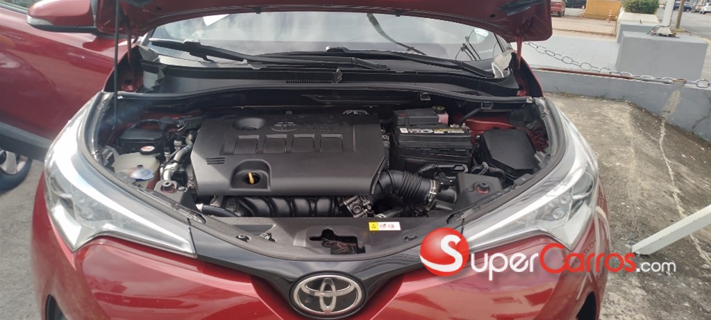 2018 Toyota C-HR XLE — foto 5 / 12