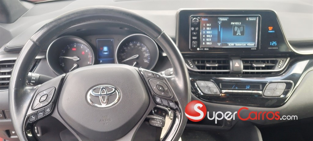 2018 Toyota C-HR XLE — foto 7 / 12