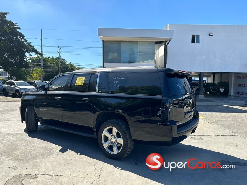 2018 Chevrolet Suburban LT — foto 3 / 7