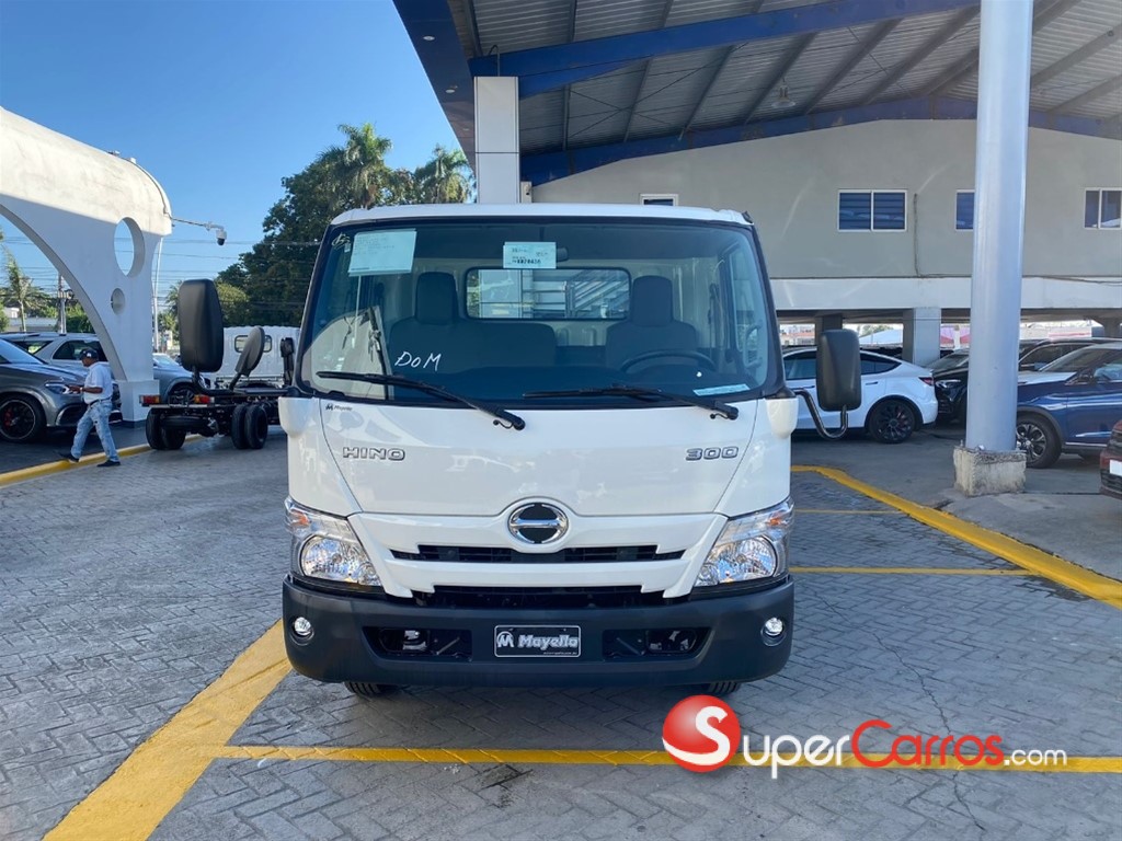 2024 Hino 300 — foto 11 / 12
