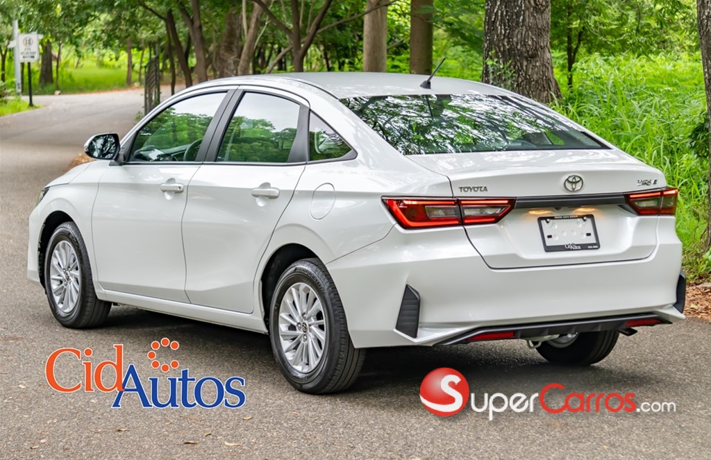 2024 Toyota Yaris — foto 4 / 11