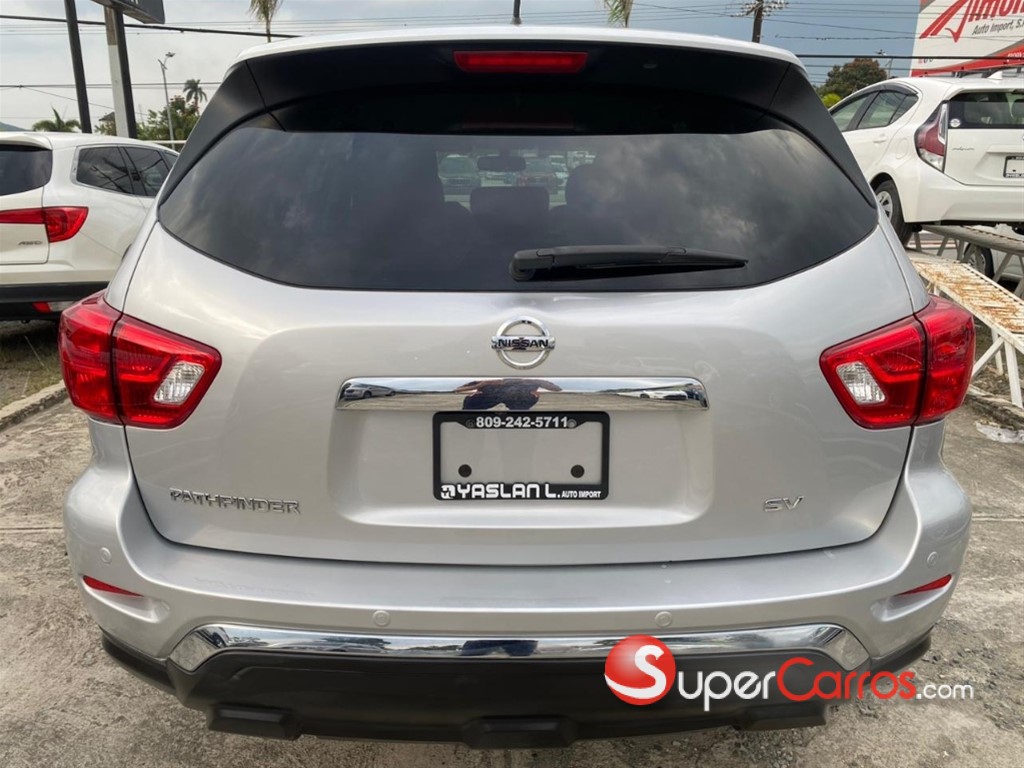 2017 Nissan Pathfinder SV — foto 3 / 12