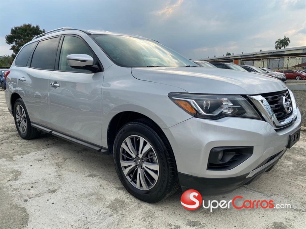 2017 Nissan Pathfinder SV — foto 4 / 12