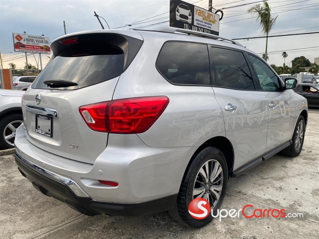 2017 Nissan Pathfinder SV — foto 5 / 12