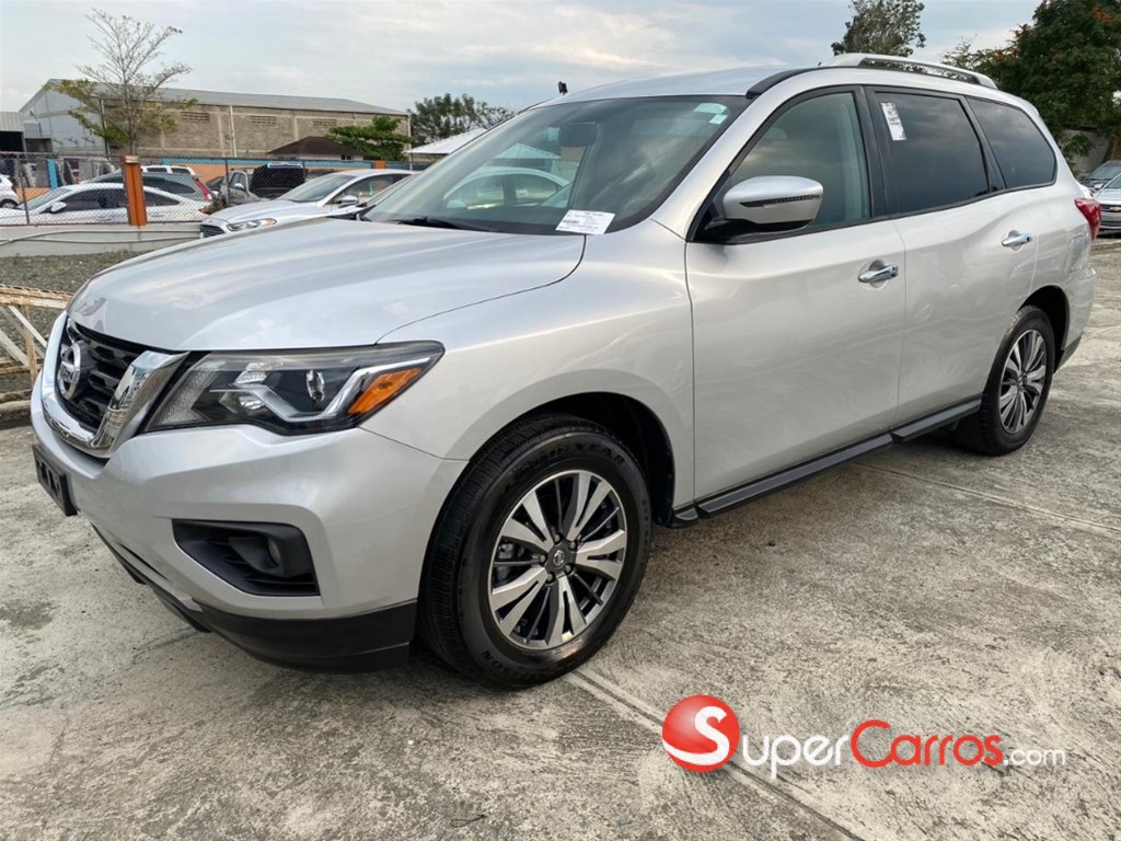 2017 Nissan Pathfinder SV — foto 12 / 12