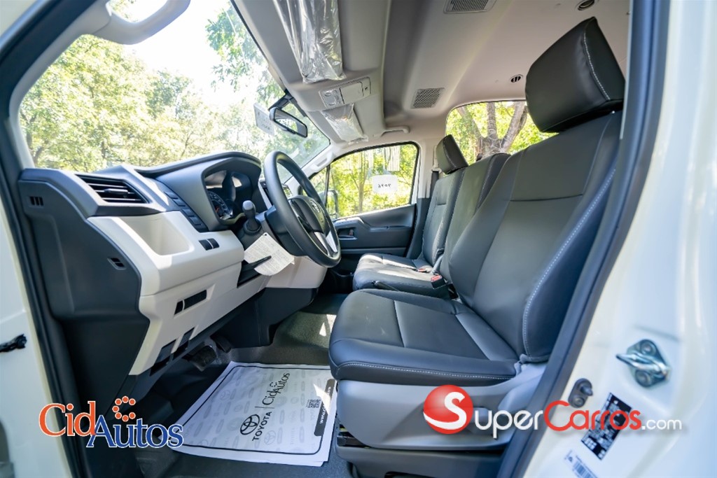 2026 Toyota Hiace — foto 8 / 10