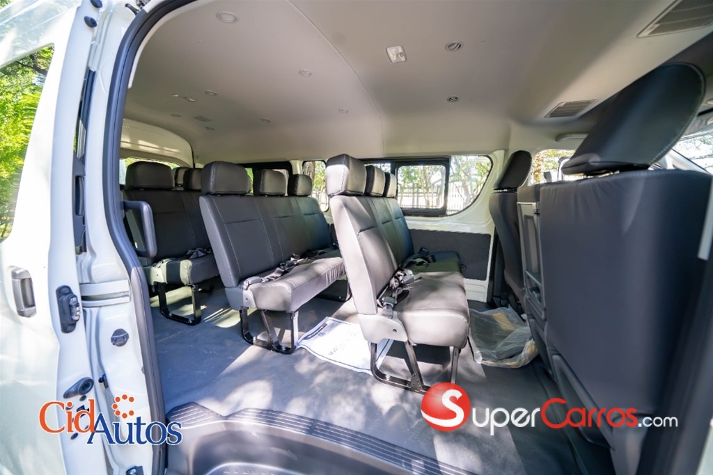 2026 Toyota Hiace — foto 9 / 10