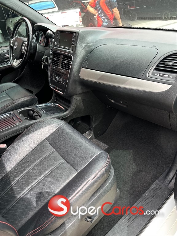 2017 Dodge Caravan GT — foto 9 / 12
