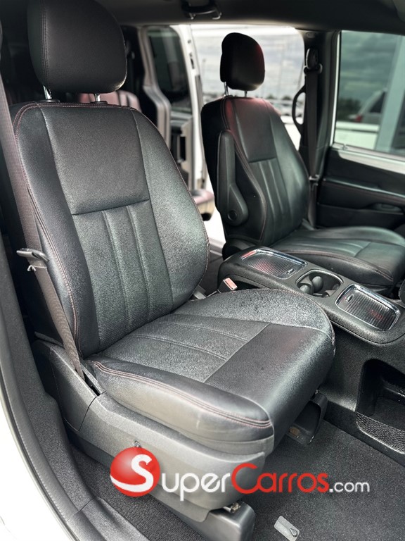 2017 Dodge Caravan GT — foto 10 / 12