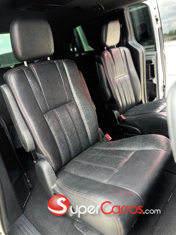 2017 Dodge Caravan GT — foto 11 / 12