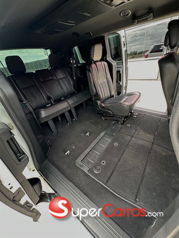 2017 Dodge Caravan GT — foto 12 / 12
