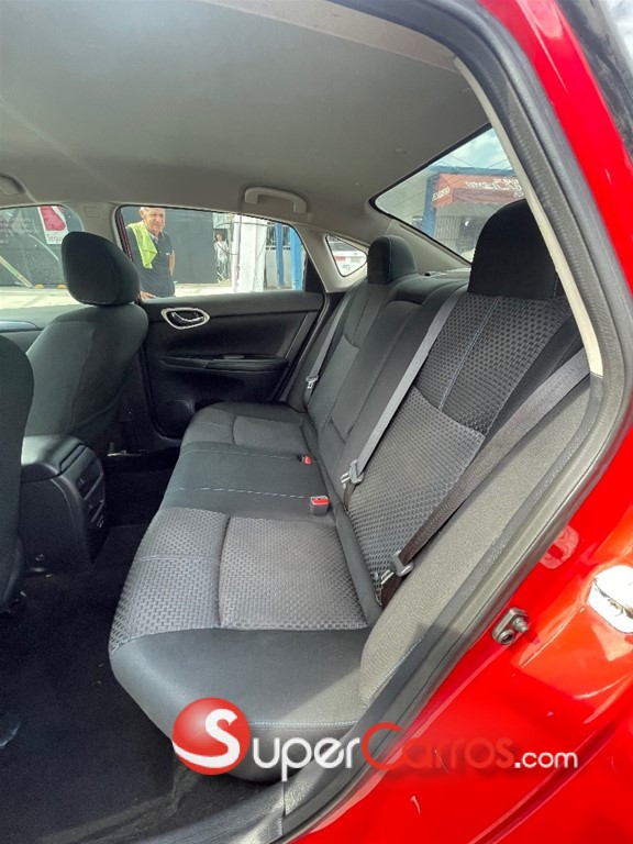 2018 Nissan Sentra SR — foto 5 / 9