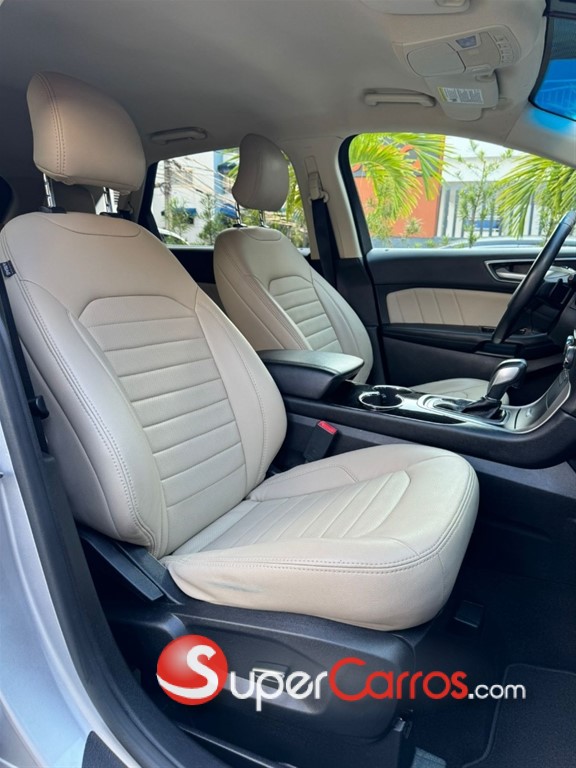 2016 Ford EDGE SEL — foto 9 / 12