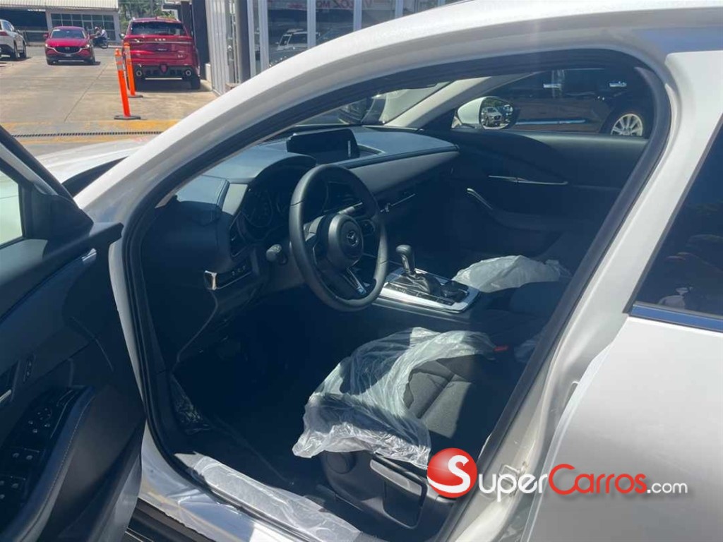 2026 Mazda CX-30 GS — foto 4 / 6