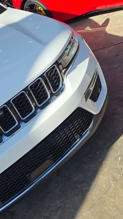 2023 Jeep Grand Cherokee Limited 4x4 — foto 3 / 12