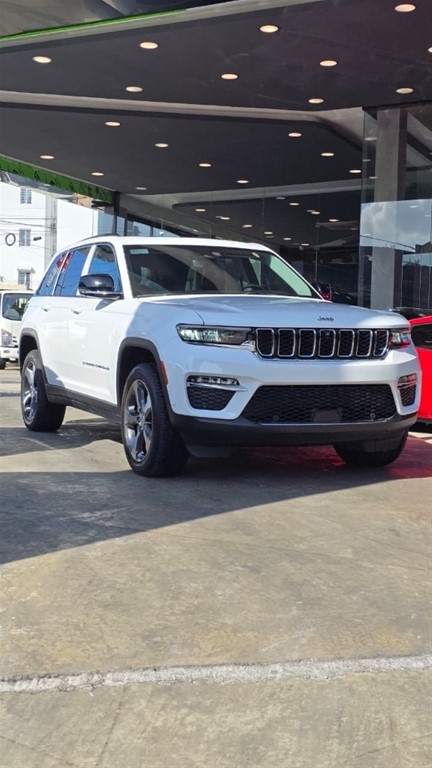 2023 Jeep Grand Cherokee Limited 4x4 — foto 5 / 12