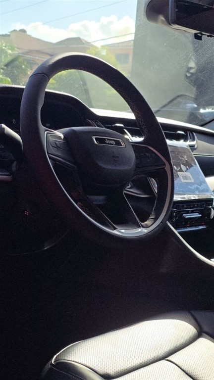 2023 Jeep Grand Cherokee Limited 4x4 — foto 8 / 12