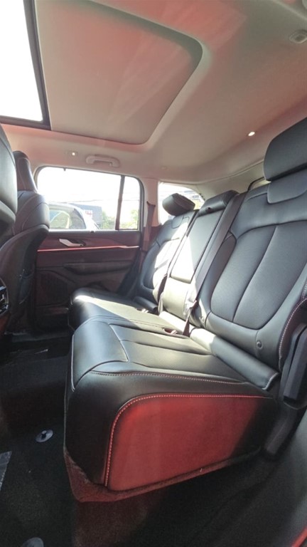 2023 Jeep Grand Cherokee Limited 4x4 — foto 9 / 12