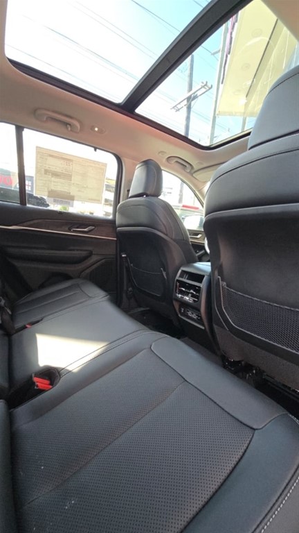 2023 Jeep Grand Cherokee Limited 4x4 — foto 11 / 12