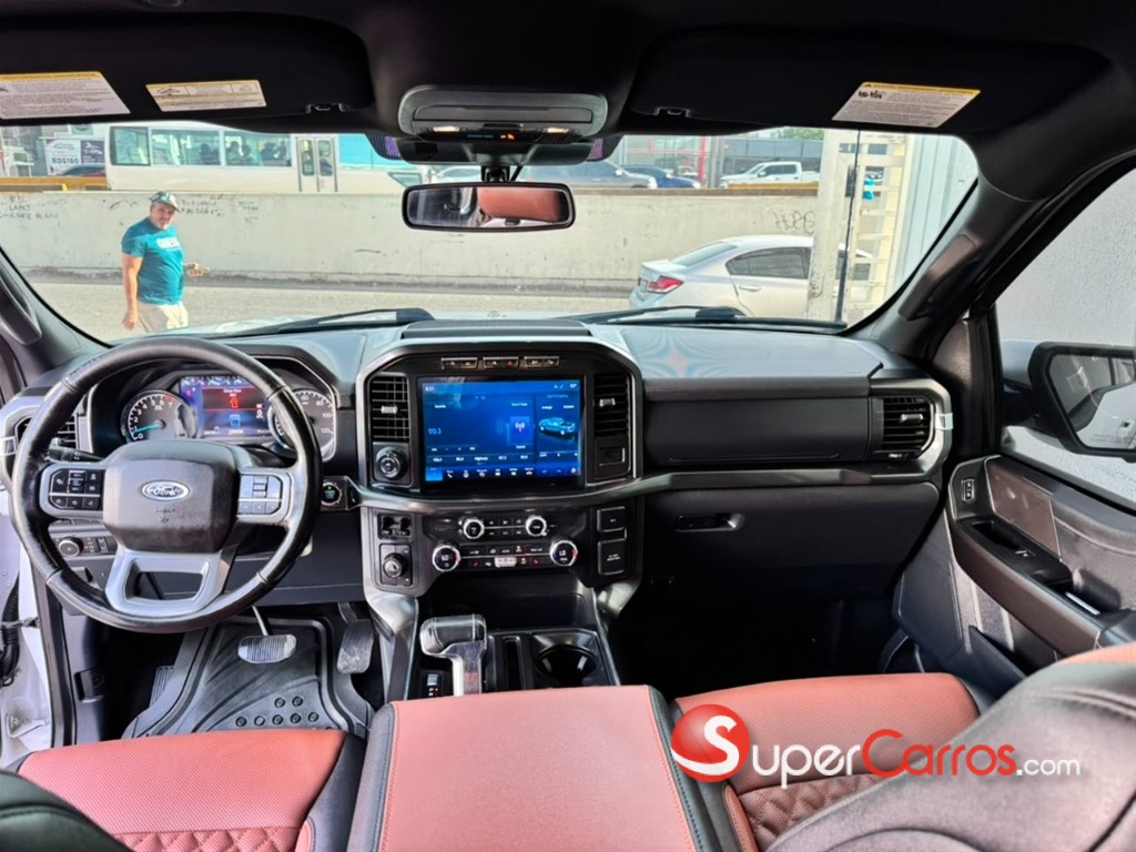 2021 Ford F 150 XLT — foto 8 / 10